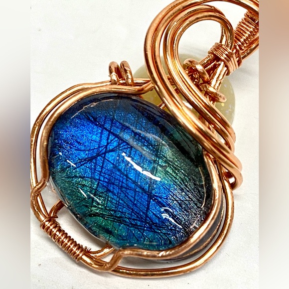HANDMADE Faux Labradorite Resin Art Hand Wrapped Bare Copper Statement Pendant - Picture 3 of 8
